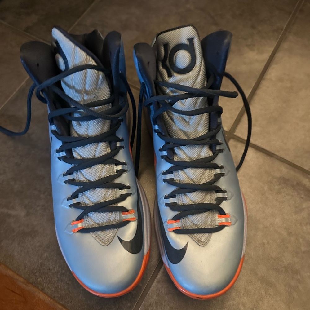 Nike kd men’s shoes 10.5